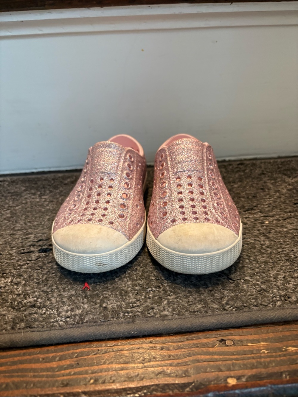 Native Pink Glitter Slip-On Kids Sneakers